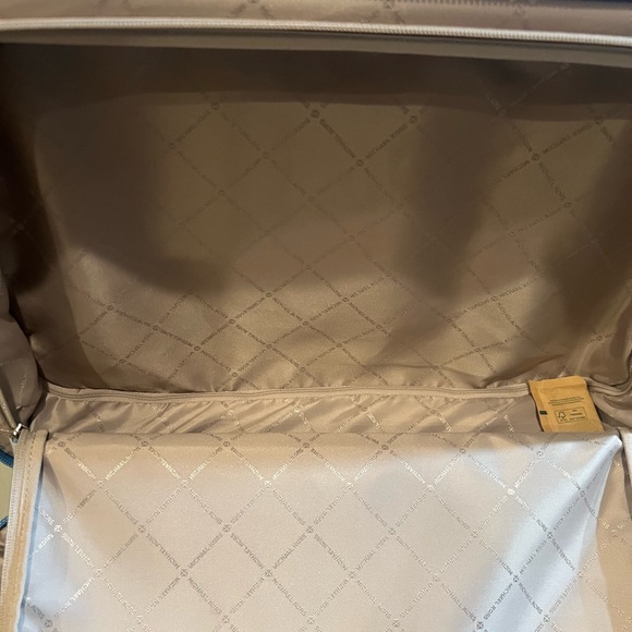 MICHAEL Michael Kors Travel Small Pacific Blue signature Suitcase - Picture 5 of 11